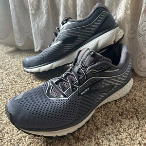 Brooks Ghost 12 Mens Size 10.5 D Black Pearl Oyster Gray Running Walking Shoes